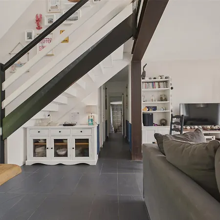 - Pont Mahe - 300m - 8 Personnes