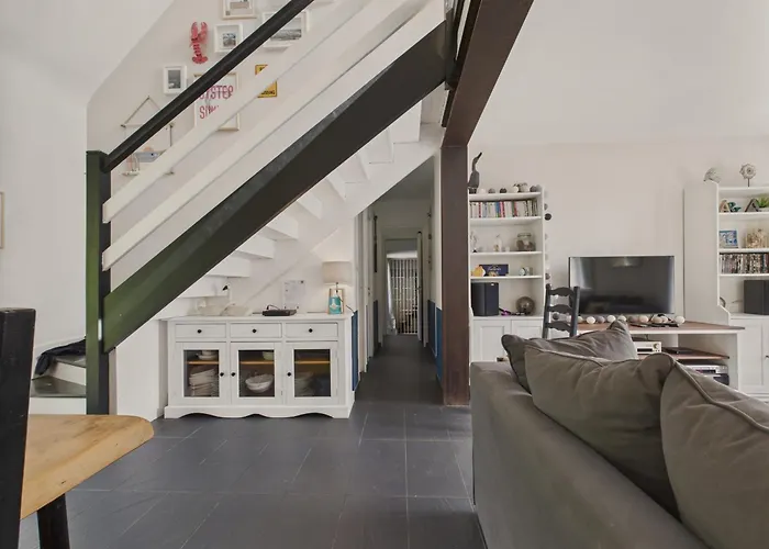 - Pont Mahe - 300m - 8 Personnes